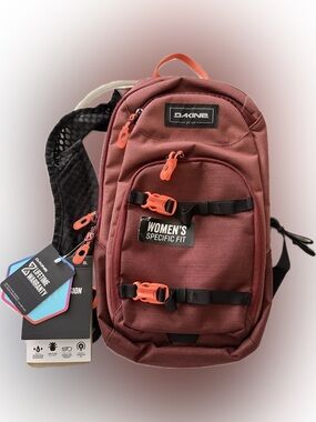 DAKINE SESSION 8L HYDRATION BACKPACK